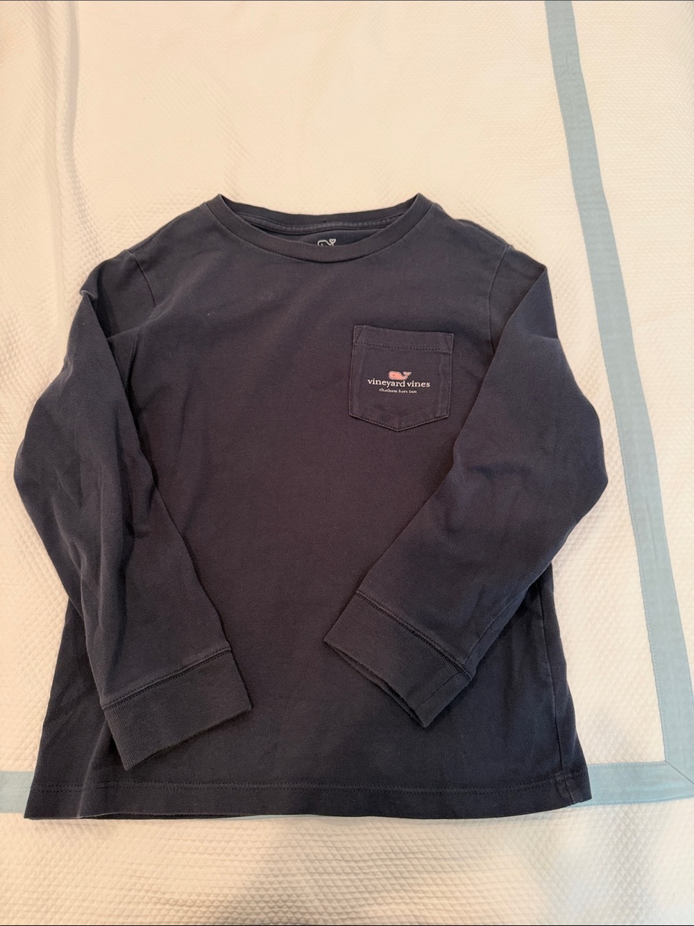 Boys vineyard vines classic long sleeve  Chatham bars inn, navy tee, 6, GUC